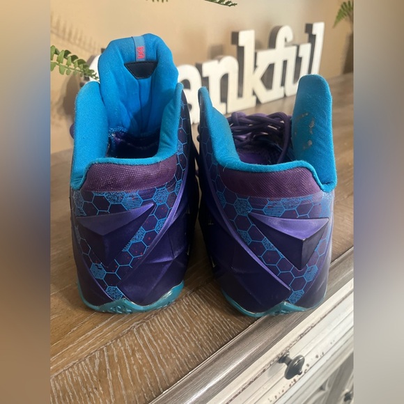 Nike LeBron 11 Summit Lake Hornets
616175 500 Men\'s Size 13 Pre-owned main image 10